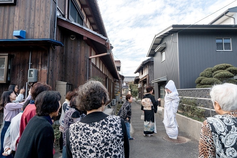 自宅　花嫁　近所
